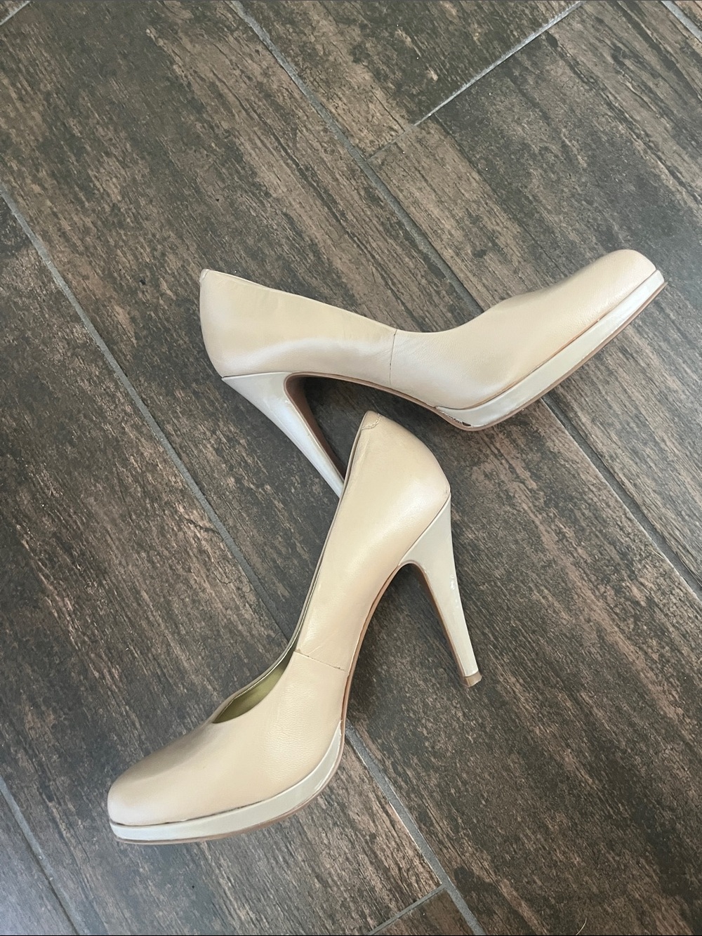 Nine West Beige Pointed-Toe Leather Pumps - Picture 3 of 5